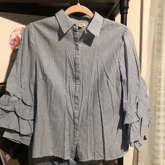 Puff Sleeve Button Down Top - Picture 2 of 3